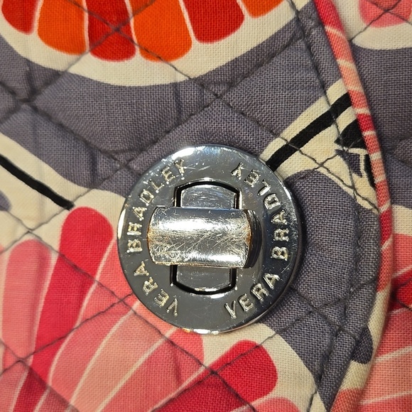 VERA BRADLEY CHERRY BLOSSOMS YOUR TURN  SMART PHONE WRISTLET LOCK WALLET. FLAW. - Picture 4 of 8